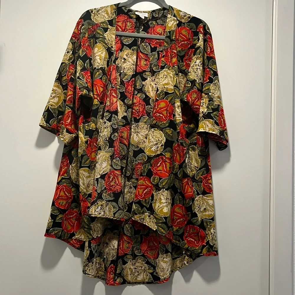 Lularoe feminine floral boho open kimono size S